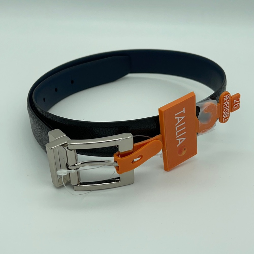 Tallia NWT Kids Size 26 Reversible Black and Navy Belt with Silver tone Buckle